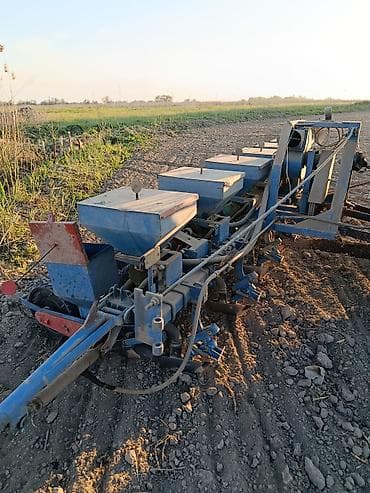 роу 6: Кукурузная Сеялка точного высева, навесная, многорядная Описание: - — 1