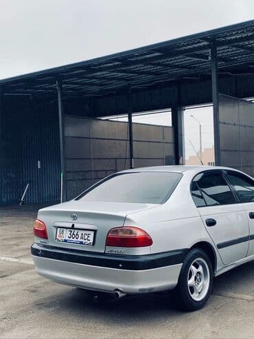 кона авто: Toyota Avensis: 2000 г., 1.6 л, Механика, Газ, Седан — 2