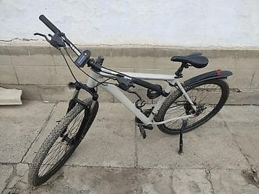 Детские велосипеды: Продаю срочно велосипед, рама L размер колёс 29 замок и фонарик в — 1