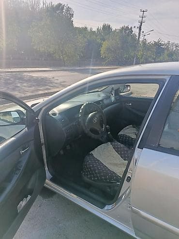 Toyota: Toyota Corolla: 2003 г., 1.4 л, Механика, Бензин, Хэтчбэк — 4