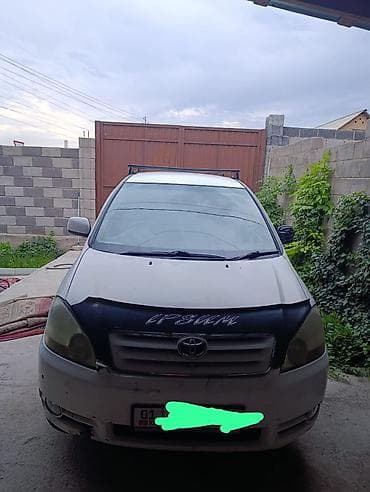 Toyota Ipsum: 2001 г., 2.4 л, Автомат, Бензин, Минивэн