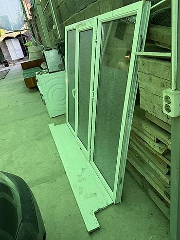 Продаются пластиковые б/у окна Размеры ширина 132.5см высота 139см 2шт