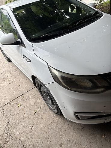 Kia Rio: 2016 г., 1.4 л, Кол менен иштөөчү, Бензин, Седан — 2