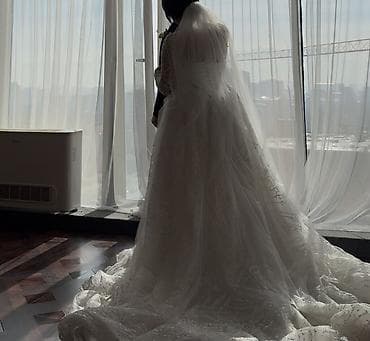 Свадебное платье, Без кольца, Закрытое, Рукава прозрачные, Пышное, Пайетки, Б/у