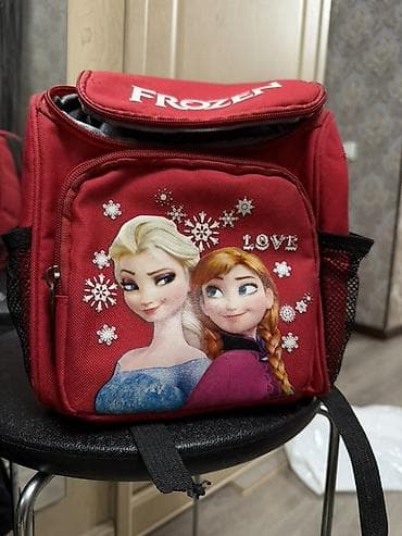 Набор аксессуаров и сумок:по 300 сомов 1) Детский рюкзак Frozen