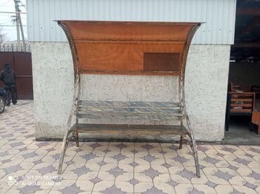 скамейки во дворе дома: Скамейка С крышей — 7