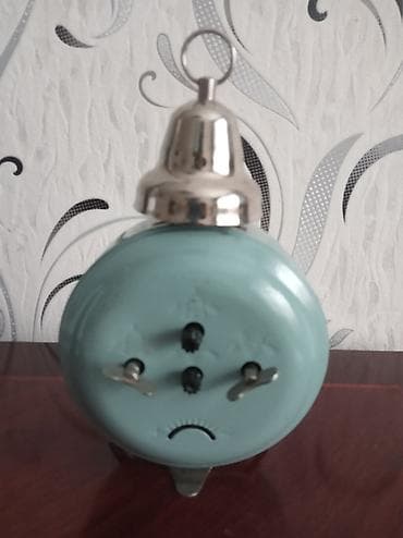 Велосипеды: Продам антикварные часы, СССР, рабочие. Цена 3000 сом каждый, без — 3