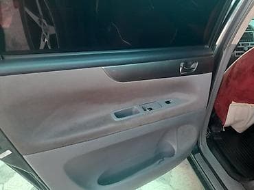 рулдар: Toyota Avensis Verso: 2003 г., 2 л, Кол менен иштөөчү, Дизель, Вэн/Минивэн — 3
