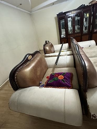 кусок кожи: Комплект мягкой мебели, Б/у, Самовывоз, цвет - Коричневый — 3