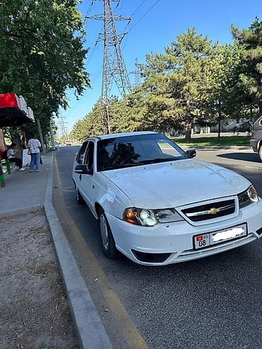 Унаа: Daewoo Nexia: 2011 г., 1.6 л, Кол менен иштөөчү, Бензин, Седан — 4