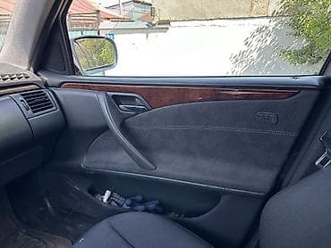 авто в такси: Mercedes-Benz E-Class: 2001 г., 2.7 л, Автомат, Дизель, Универсал — 8