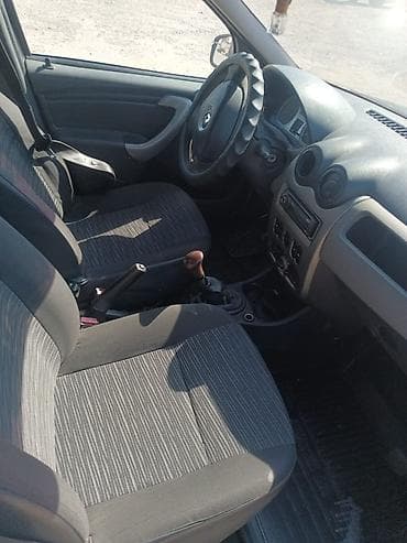 renault: Renault Logan: 2011 г., 1.4 л, Механика, Бензин, Седан — 4