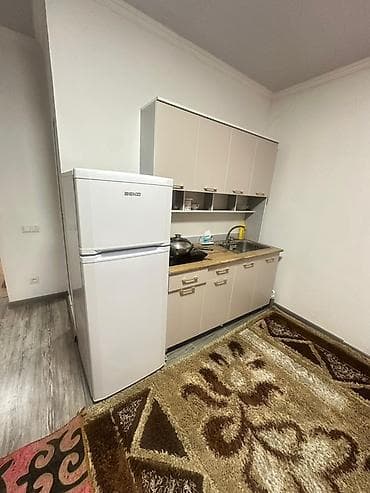 Сдаётся компактная студия с базовым оснащением. Планировка и мебель