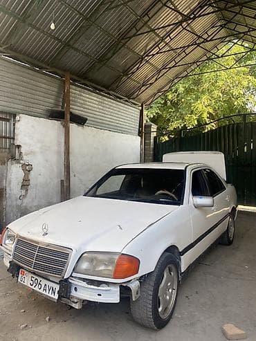 Mercedes-Benz C-Class: 1995 г., 2 л, Механика, Бензин, Седан — 4