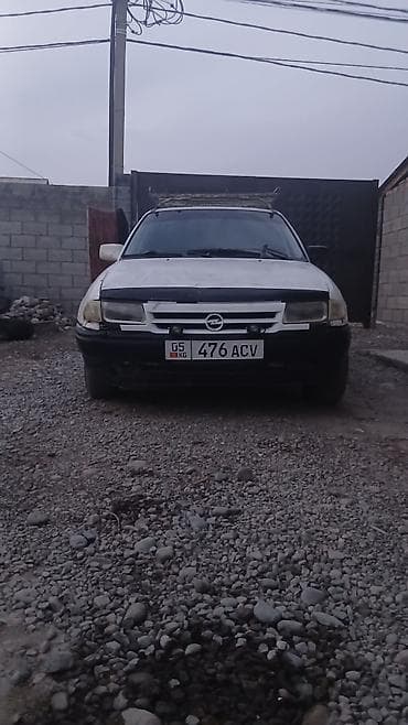 полуавтомат без газа: Opel Astra: 1992 г., 2 л, Ручные, Бензин, Хэтчбэк — 1