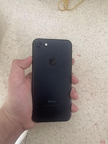 iphone lalafo: IPhone 7, Б/у, 32 ГБ, Черный, Защитное стекло, Чехол, 91 % — 9