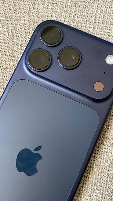 ipad 7th generation: IPhone 17 Pro, Б/у, 256 ГБ, Синий, Защитное стекло, Чехол, Кабель, 99 % — 1