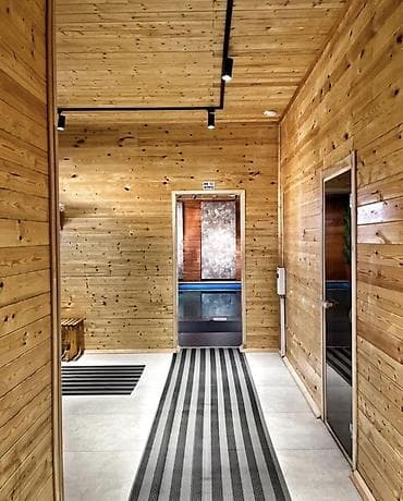 бассейн продаю: Гостевой дом с крытым бассейном и парилкой - Просторный крытый — 6