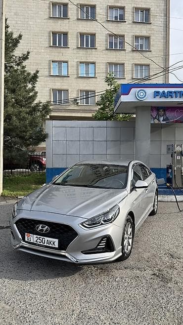 Транспорт: Hyundai Sonata: 2023 г., 2 л, Автомат, Газ, Седан — 7