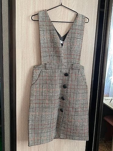 Сарафан из плотной ткани, на осень/зиму, есть ремешок, надето всего at lalafo.kg Сарафан из плотной ткани, на осень/зиму, есть ремешок, надето всего