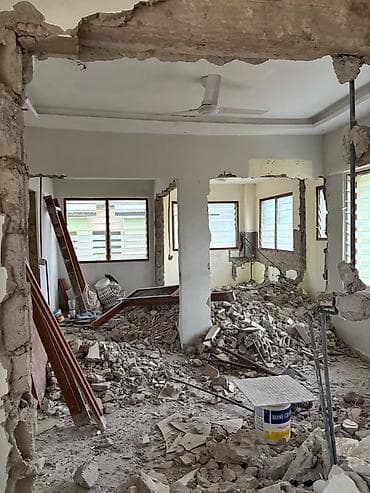 full construction: Разбор полов, Демонтаж крыш, Демонтаж кафеля | Железобетонная стена, Гипсокартонная стена, Снос перегородки | Снятие подвесных потолков | Демонтаж ковролина, Демонтаж линолеума, Демонтаж плинтуса | Крыша из шифера, Металлочерепичная кровля, Мягкая кровля 3-5 лет опыта — 3