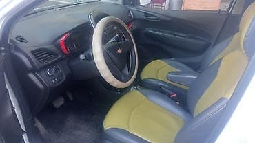 Транспорт: Chevrolet Spark: 2016 г., 1 л, Автомат, Бензин, Хэтчбэк — 1