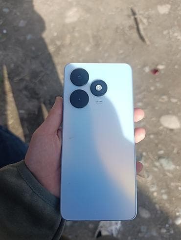 Tecno Spark Go 2024, Б/у, 64 ГБ, цвет - Голубой, 2 SIM