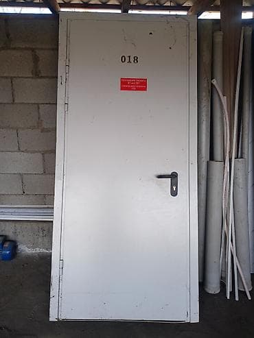 Металлические сейфовые двери: Стальная дверь техническая. - Материал: металл (стальной полотен). - — 1