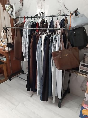 вешалка в прихожей: Вешалка-рейл для одежды - Напольная вешалка на колёсиках с двумя — 2