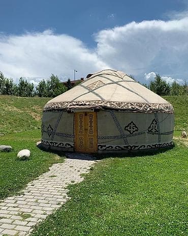 Юрта традиционного типа - Каркас: деревянный решетчатый остов