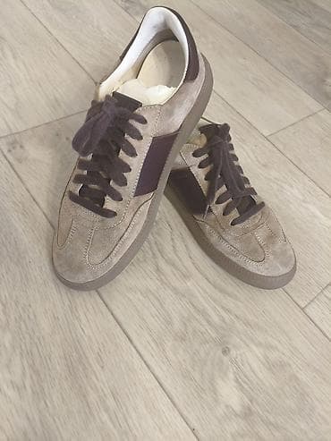 женская обувь из европы: Продаю женские кроссовки фирмы Kennel Schmenger, Италия, размер — 2