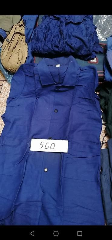 Новые. Рабочие 
 халаты 2 штуки размеры 50-52. 500 сом