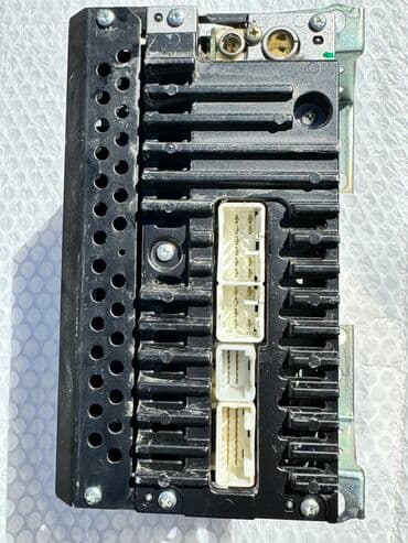 runx alex: Решетка радиатора,штатный магнитофон,полик
Toyota 4Runner — 2