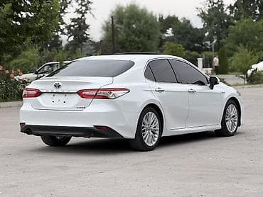 corolla s: Toyota Camry: 2019 г., 2.5 л, Автомат, Гибрид, Седан — 6