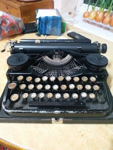 Велозапчасти: Пишущая ( печатная) машинка фирмы "Underwood" (USA), производилась 0 — 1