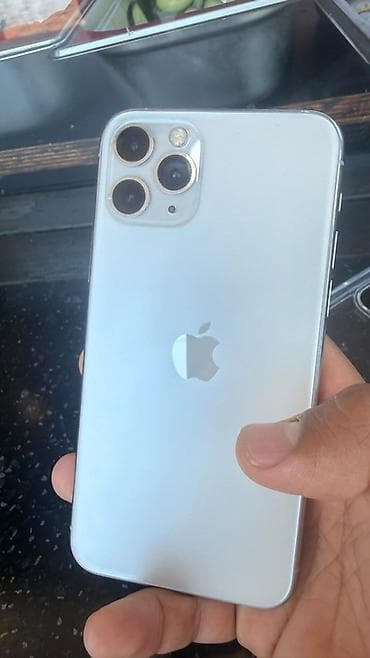 mini пк: IPhone 11 Pro, Б/у, 256 ГБ, Серебристый — 2
