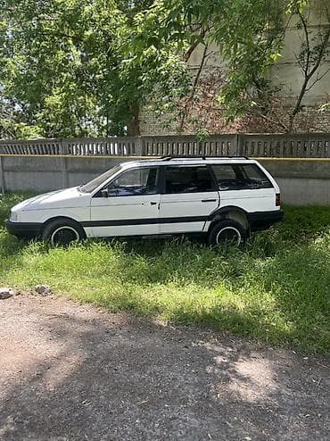 lada 2105: Volkswagen Passat: 1989 г., Универсал — 2