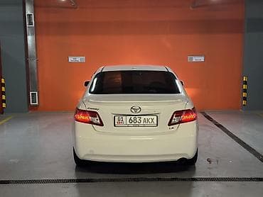 2011: Toyota Camry: 2011 г., 2.5 л, Бензин, Седан — 8