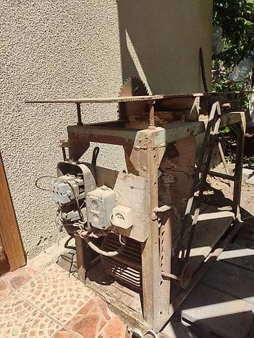 Өндүрүш үчүн жабдуулар: Продается 3-х фазный циркулярный станок по дереву. - Конструкция на — 2
