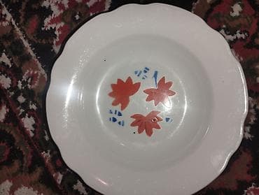 Для кафе, ресторанов: Фарфоровые столовые тарелки всё в комплекте, пишите по Вотсап или — 9