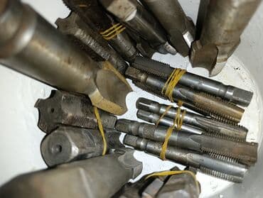 домкрат советский: Метчики СССР. 16, 20, 18, 27, g1, труб1'', 27*1.5, 24*1.5, 20*1.5 — 2