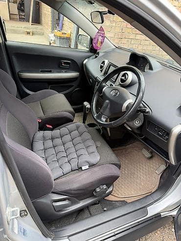 Toyota: Toyota Ist: 2003 г., 1.5 л, Автомат, Бензин, Хэтчбэк — 3