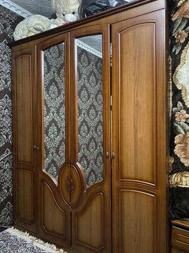 шкаф купе тумбочки: Гарнитур для спальни в классическом стиле (орех/тёплый дуб). Состав — 1