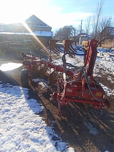 Отвальный оборотный плуг для трактора. 4+1 - Тип: навесной