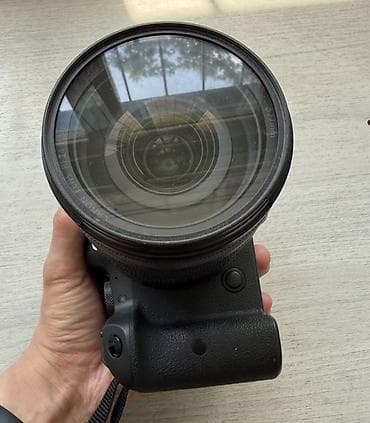 Беззеркальная камера Canon EOS R6 с объективом Canon RF 24–105mm