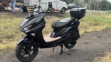 cvt: Глушитель и витровик есть. Скутер (макси-скутер) черного цвета — 4