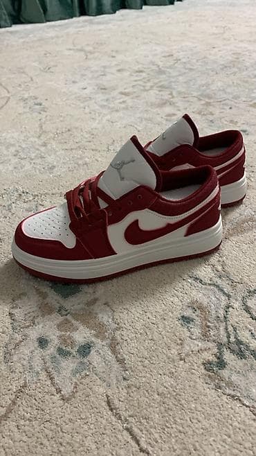 ветровка nike: Мужские кроссовки, 38, Jordan, Новый, цвет - Красный — 2