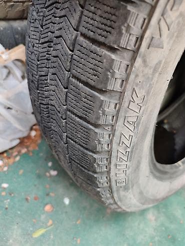Шины 185 / 60 / R 15, Зима, Б/у, Комплект, Легковые, Bridgestone