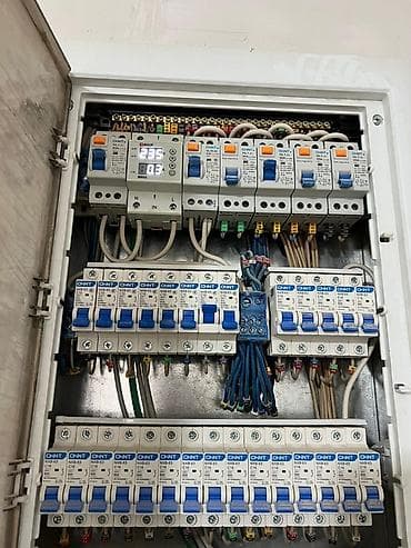 Электриктер: Электрик | Таратуучу кутуларды орнотуу, Калкандарды орнотуу, Электр монтаждык жумуштар 3-5 жылдык тажрыйба — 1