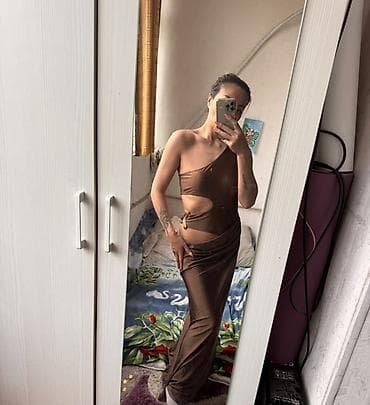 платье трикотаж: Платье макси с асимметричным кроем и вырезами - Цвет — 2